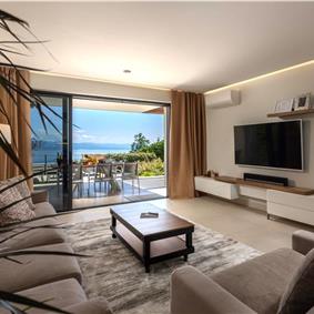 4 Bedroom Villa with Salt Water Pool, Private mini golf course and Rooftop Terrace near Opatija, Sleeps 8